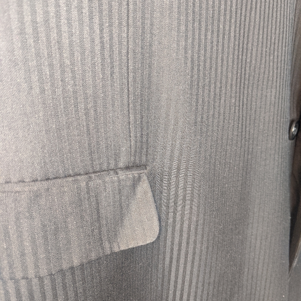 Suit - Picture 2 of 5